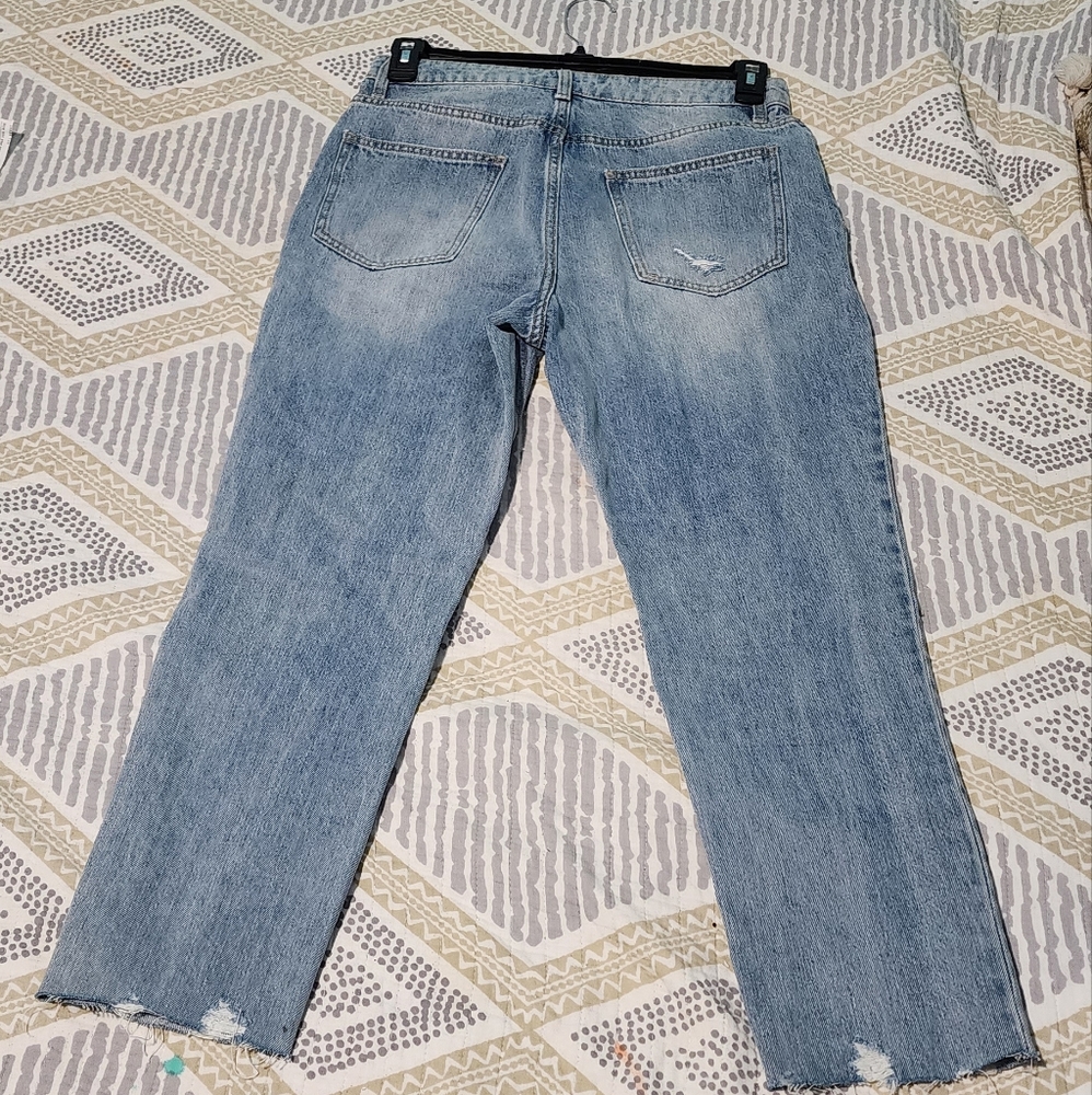 Distressed Jeans - Picture 3 of 4